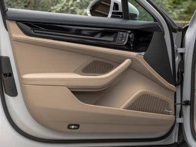 2025 Porsche Panamera Base
