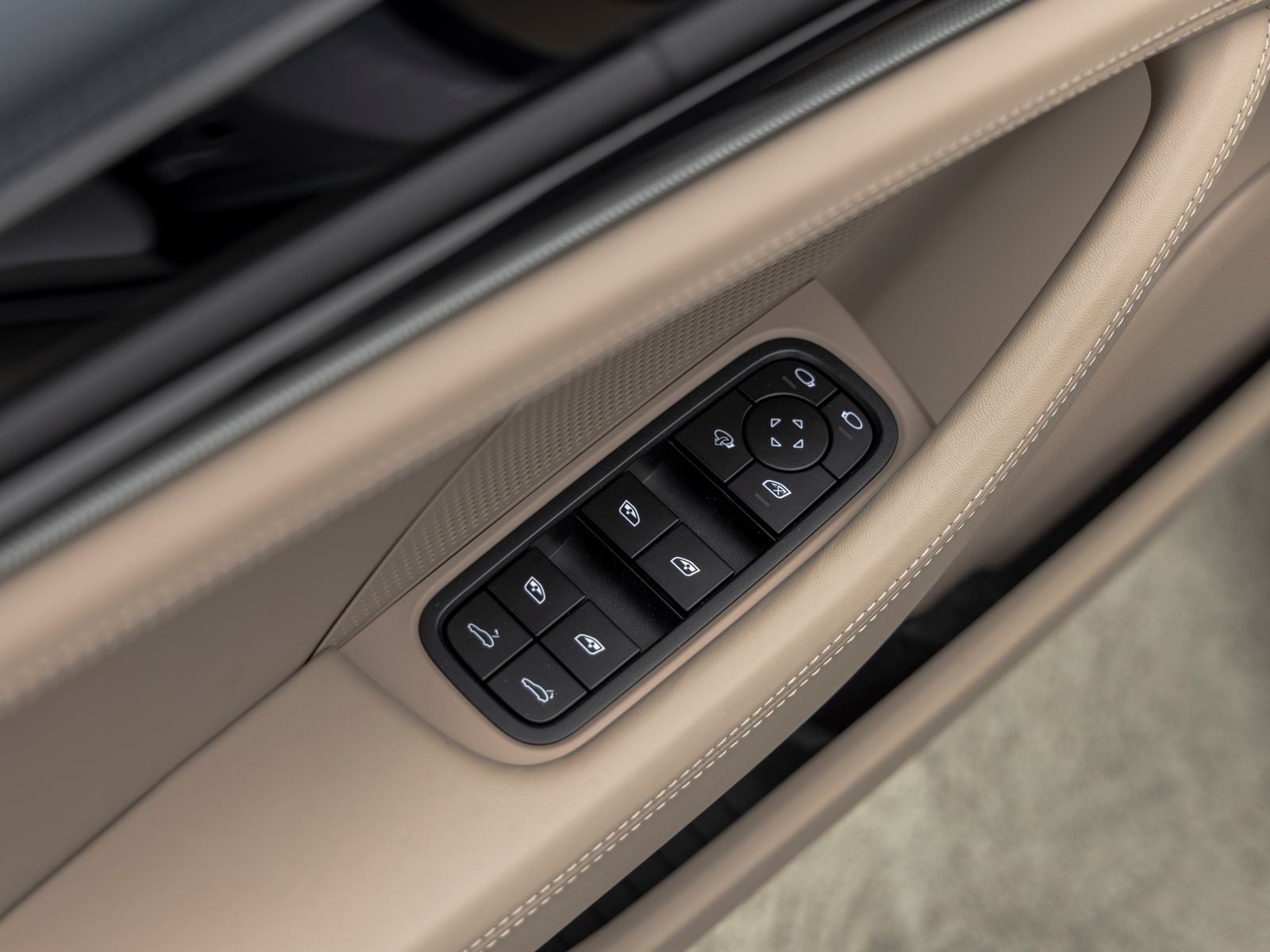 2025 Porsche Panamera Base
