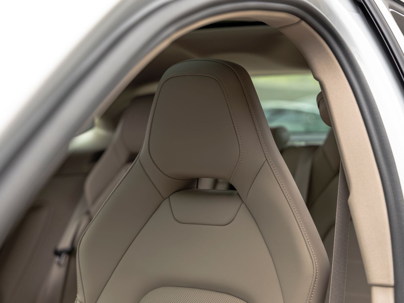 2025 Porsche Panamera Base