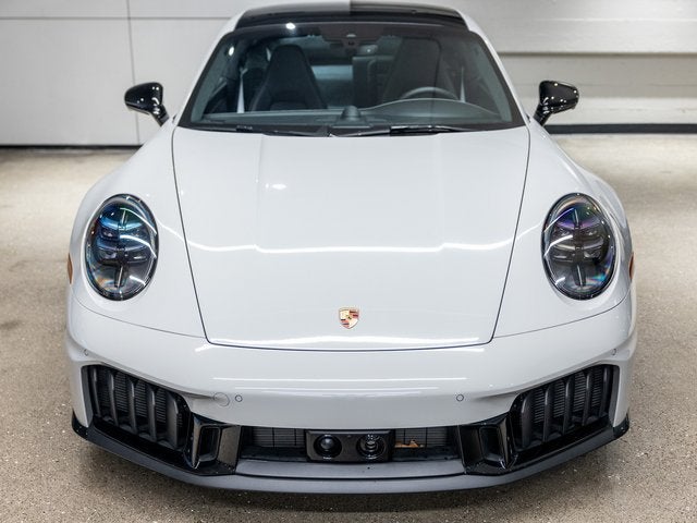 2025 Porsche 911 Carrera 4 GTS