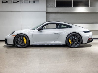 2025 Porsche 911 Carrera 4 GTS