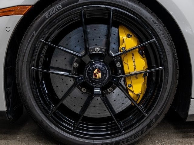 2025 Porsche 911 Carrera 4 GTS