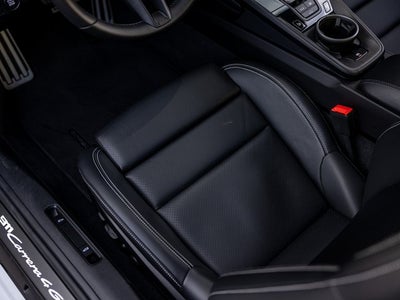 2025 Porsche 911 Carrera 4 GTS