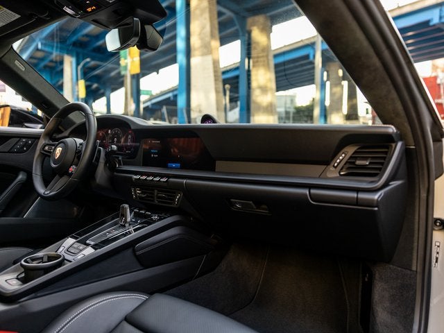 2025 Porsche 911 Carrera 4 GTS