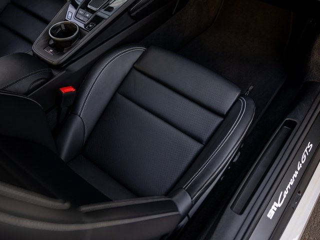 2025 Porsche 911 Carrera 4 GTS