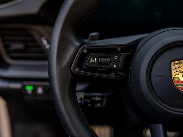 2025 Porsche 911 Carrera 4 GTS