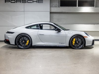 2025 Porsche 911 Carrera 4 GTS