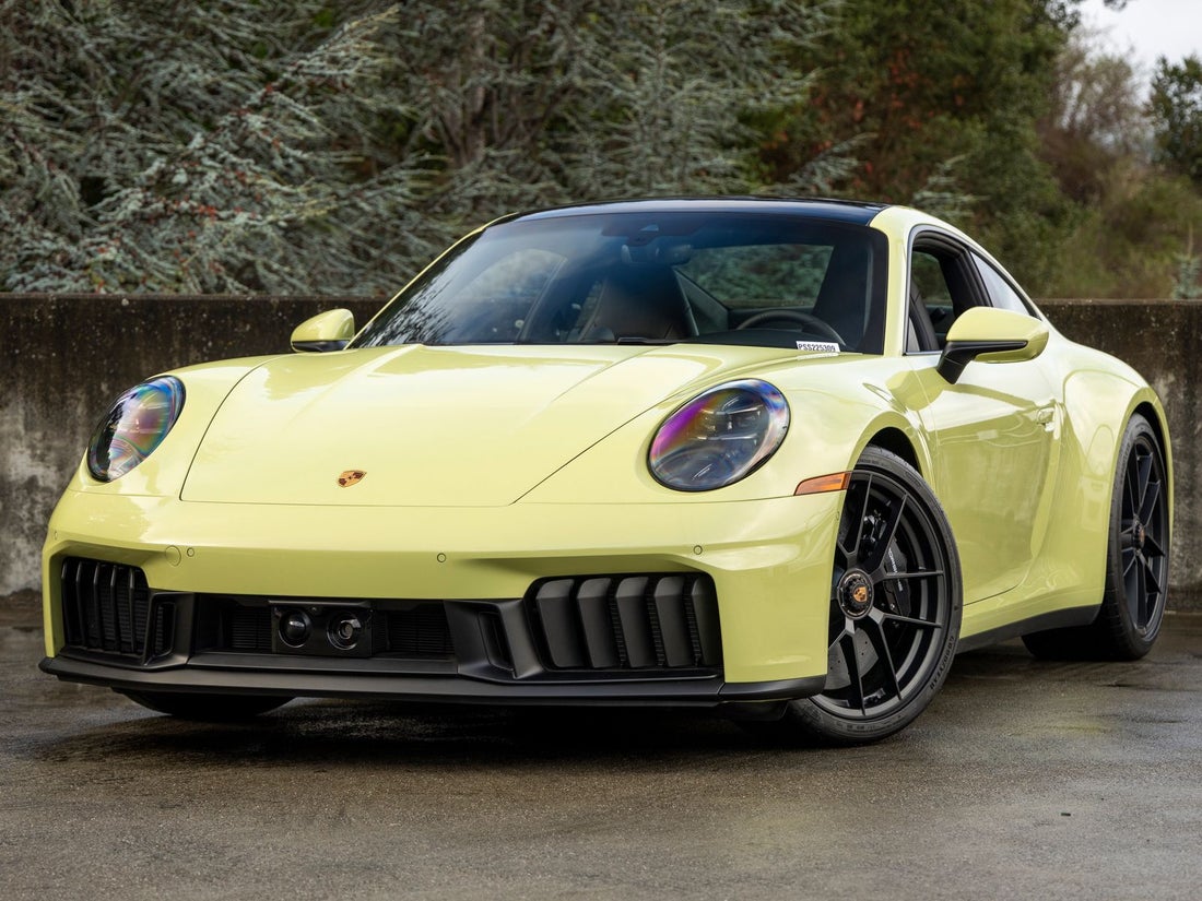 2025 Porsche 911 Carrera GTS — photo 1 of 45