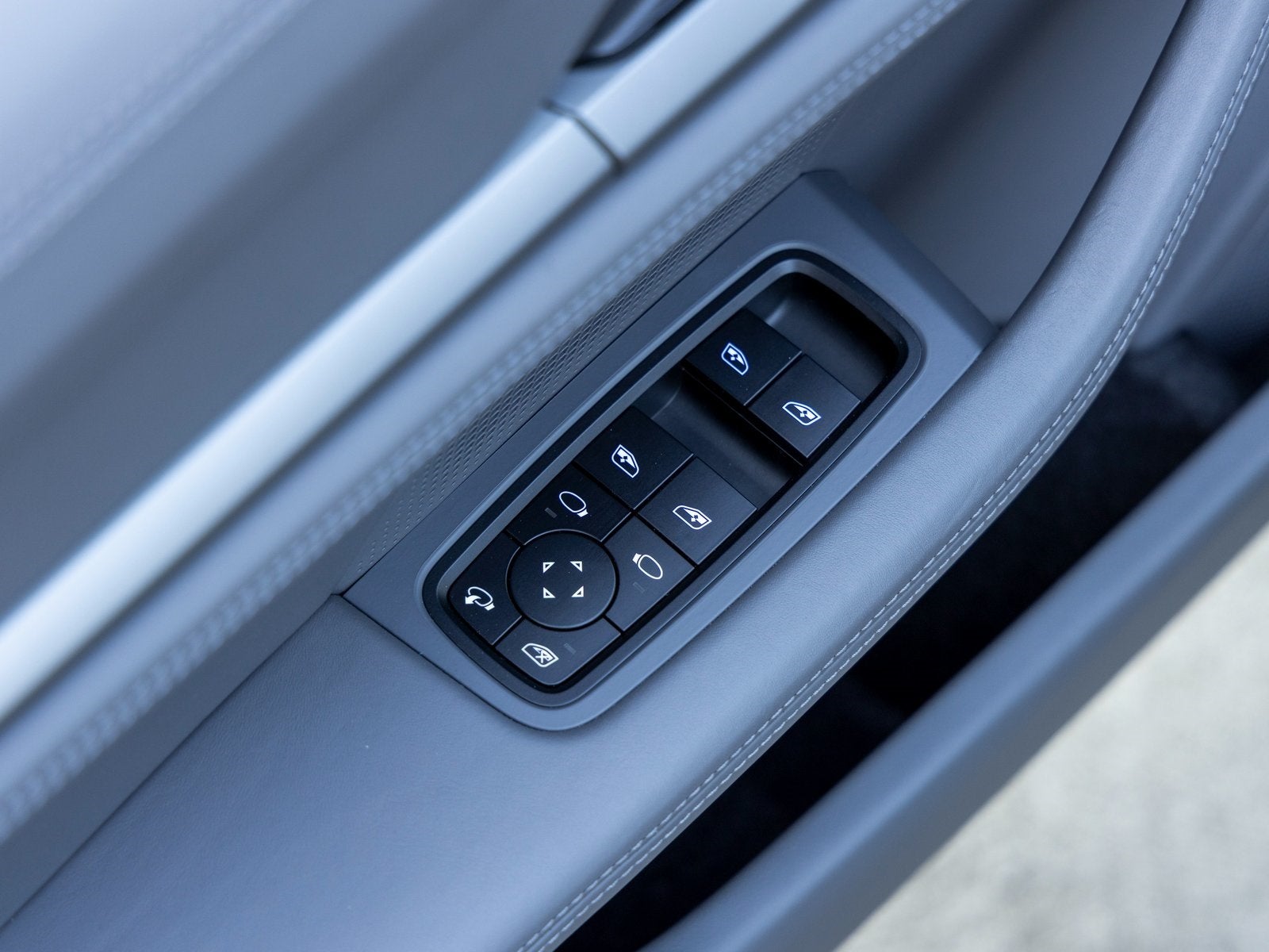 2025 Porsche Taycan 4S