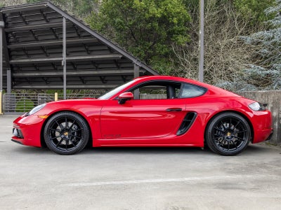 2025 Porsche 718 Cayman GTS