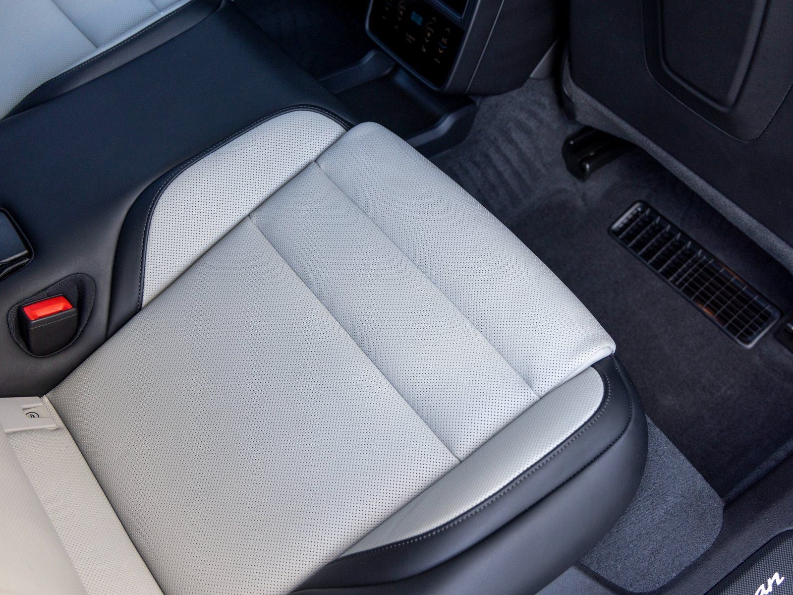 2025 Porsche Taycan Taycan GTS