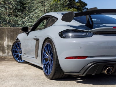 2025 Porsche 718 Cayman GT4 RS