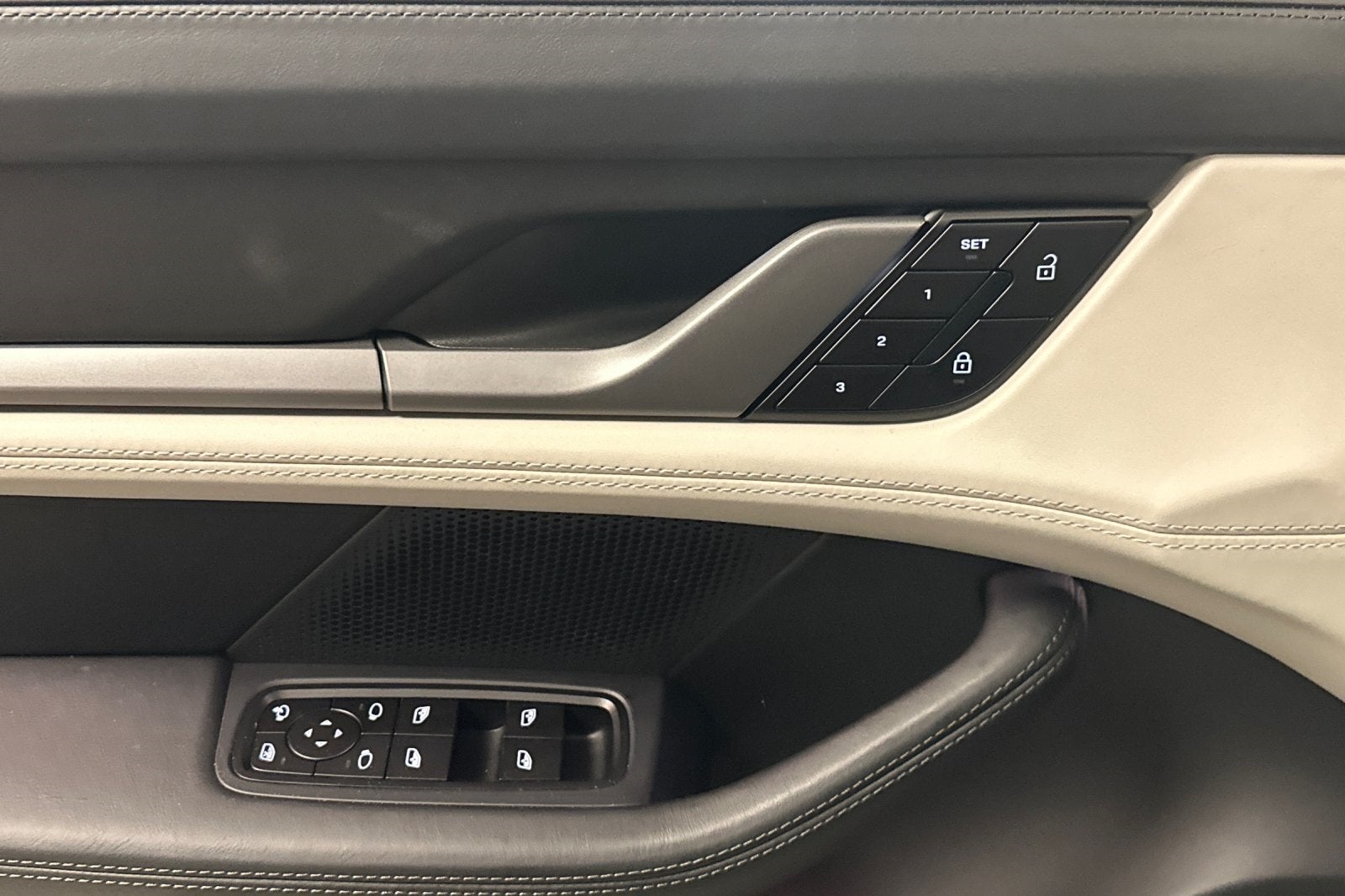 2025 Porsche Taycan Taycan 4S Cross Turismo