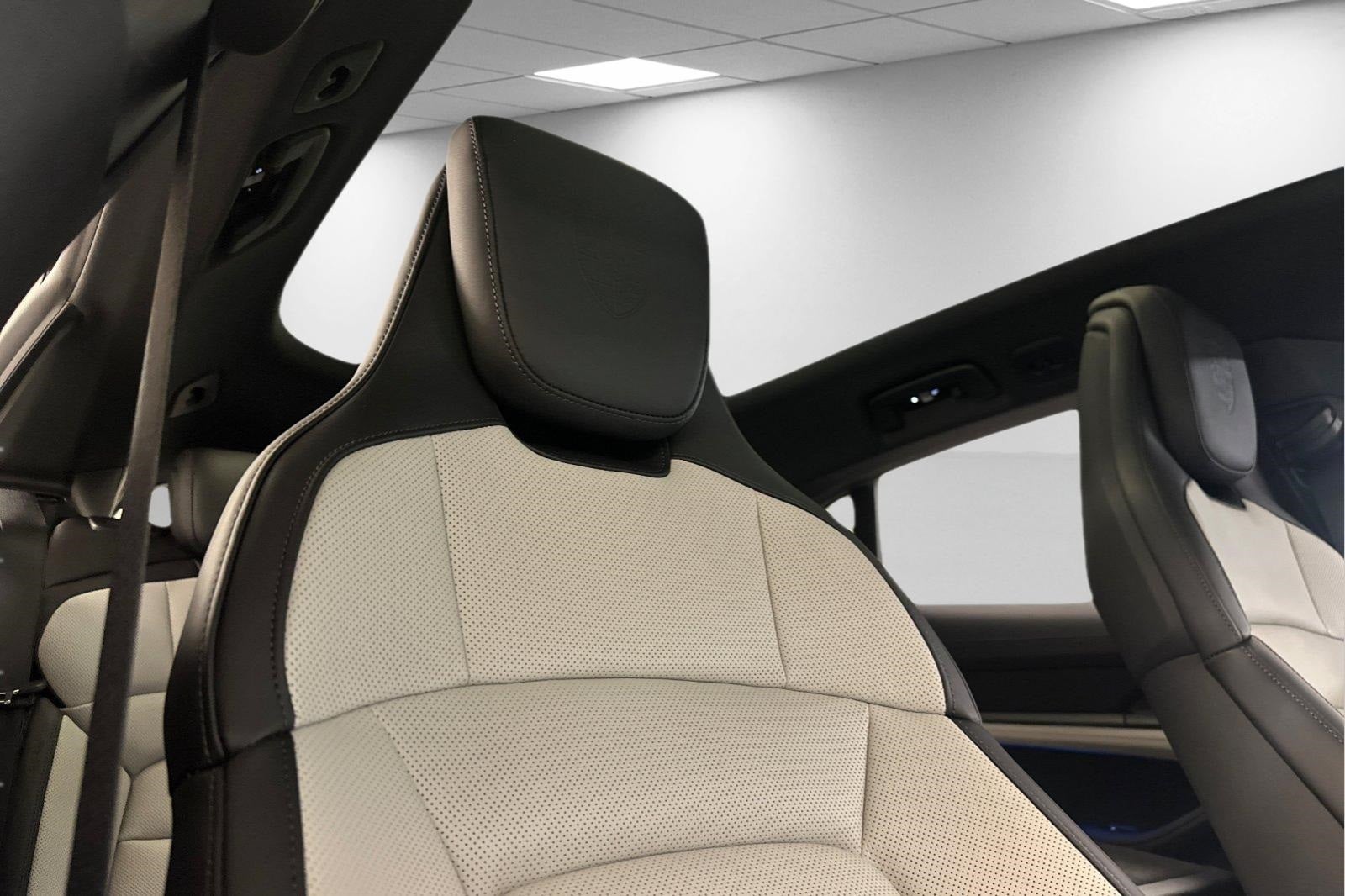 2025 Porsche Taycan Taycan 4S Cross Turismo