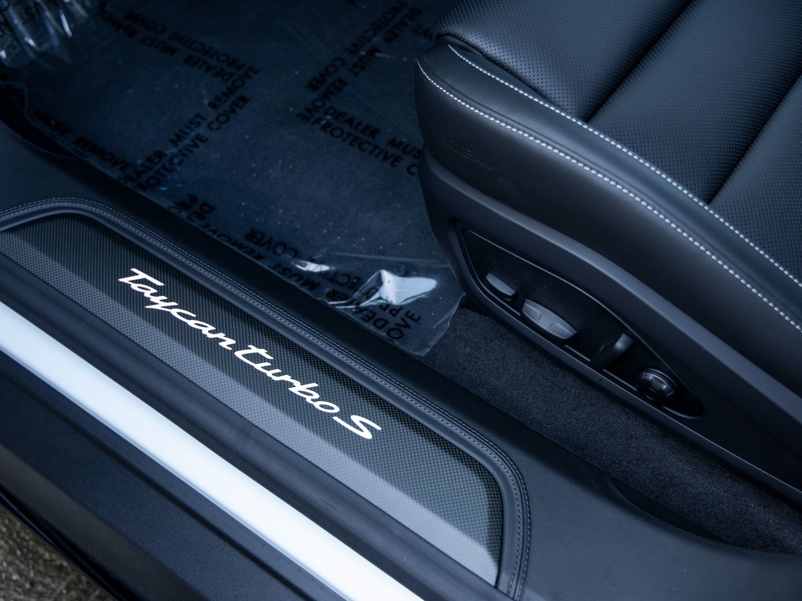 2026 Porsche Taycan Taycan Turbo S Cross Turismo