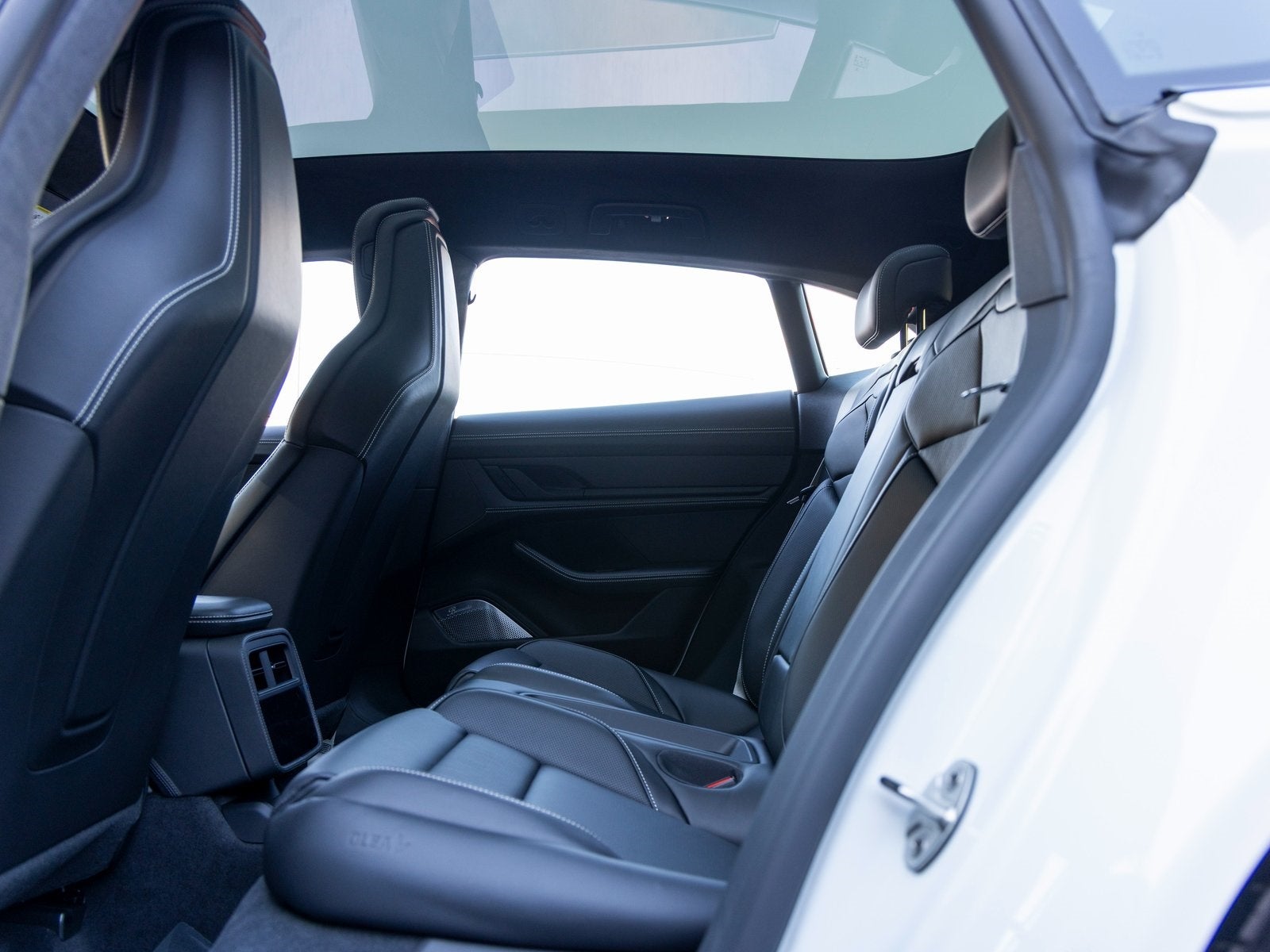 2026 Porsche Taycan Taycan Turbo S Cross Turismo