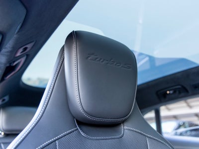 2026 Porsche Taycan Taycan Turbo S Cross Turismo