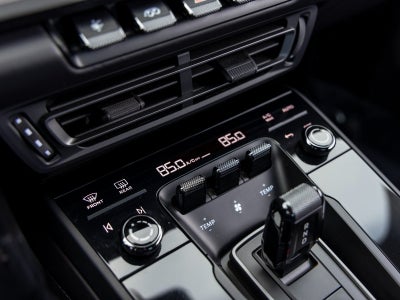 2022 Porsche 911 911 Carrera GTS Cabriolet (MY22)