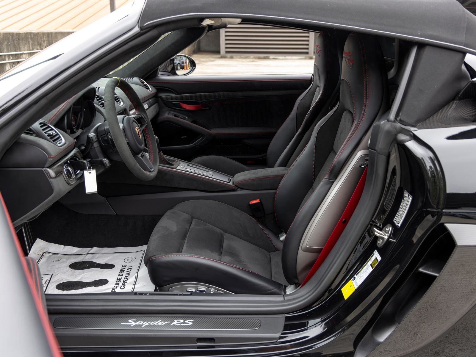 2025 Porsche 718 Spyder RS