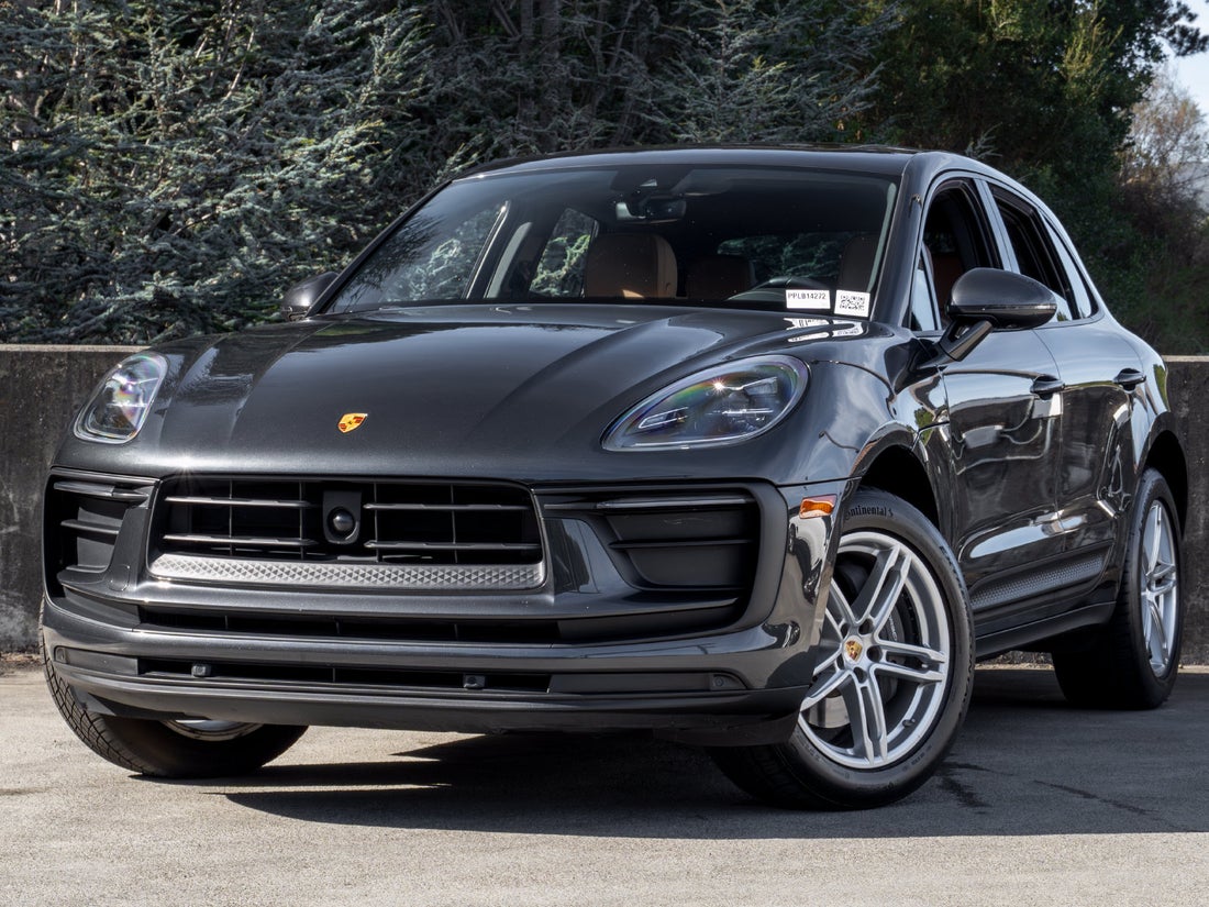 2023 Porsche Macan — photo 1 of 57