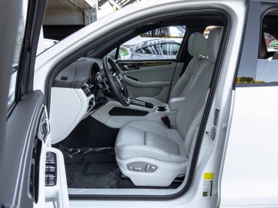 2025 Porsche Macan Macan
