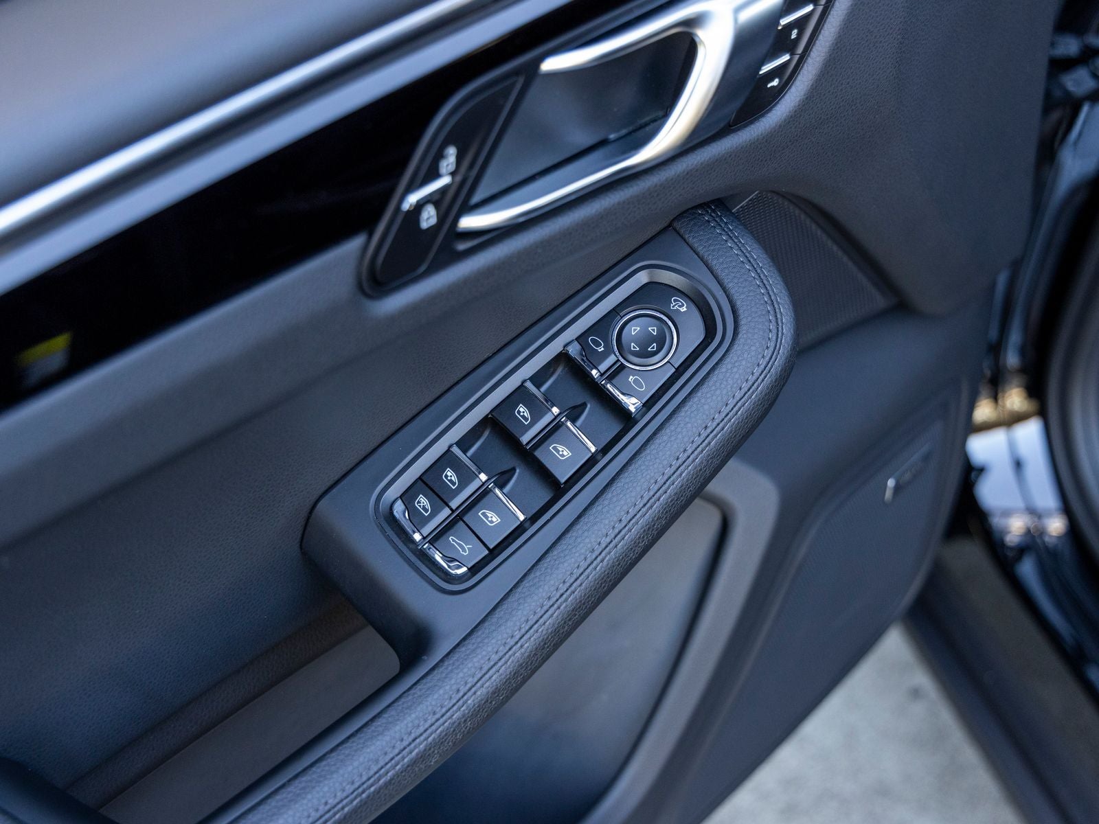 2025 Porsche Macan Macan