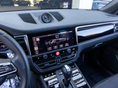 2025 Porsche Macan Macan