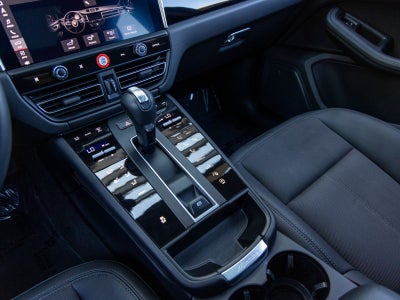 2025 Porsche Macan Macan