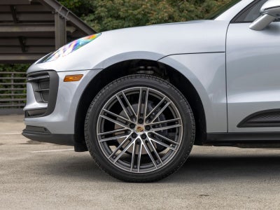 2026 Porsche Macan Base
