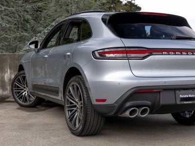 2026 Porsche Macan Base
