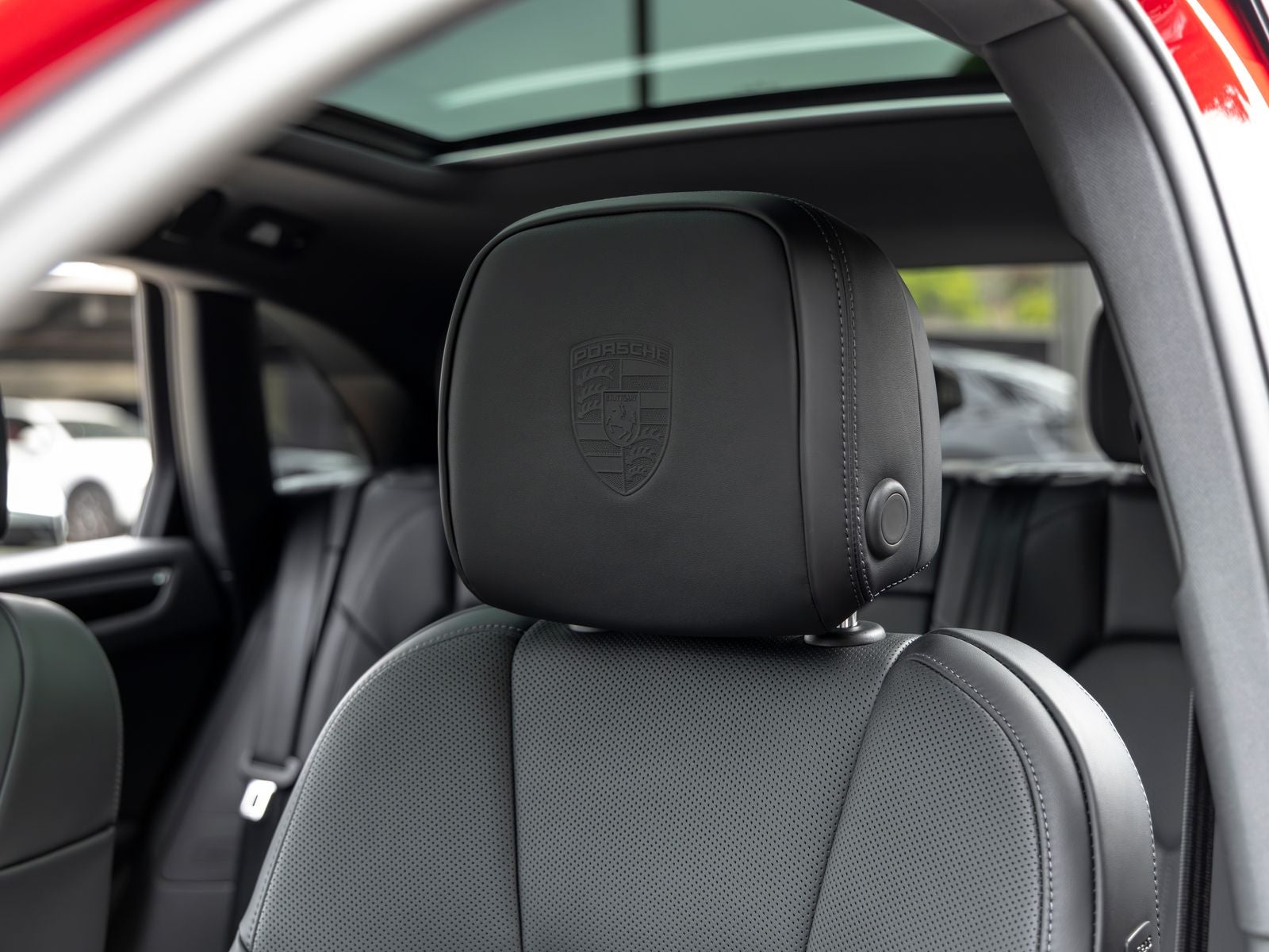 2026 Porsche Macan Base