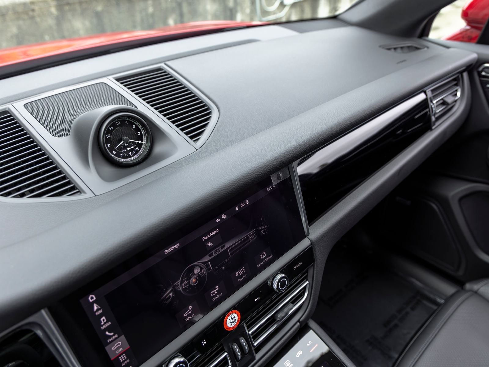 2026 Porsche Macan Base
