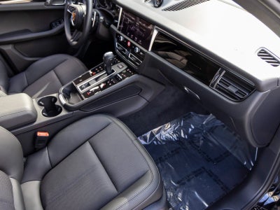 2025 Porsche Macan Macan