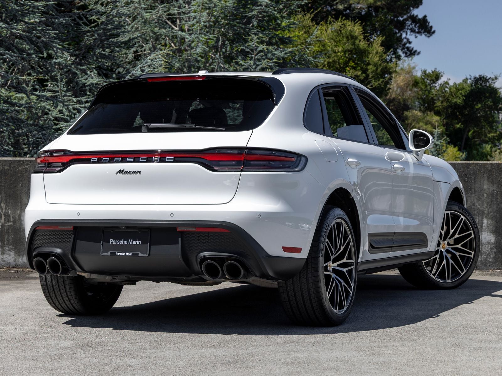 2026 Porsche Macan Base