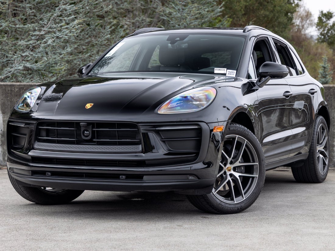 2026 Porsche Macan Base