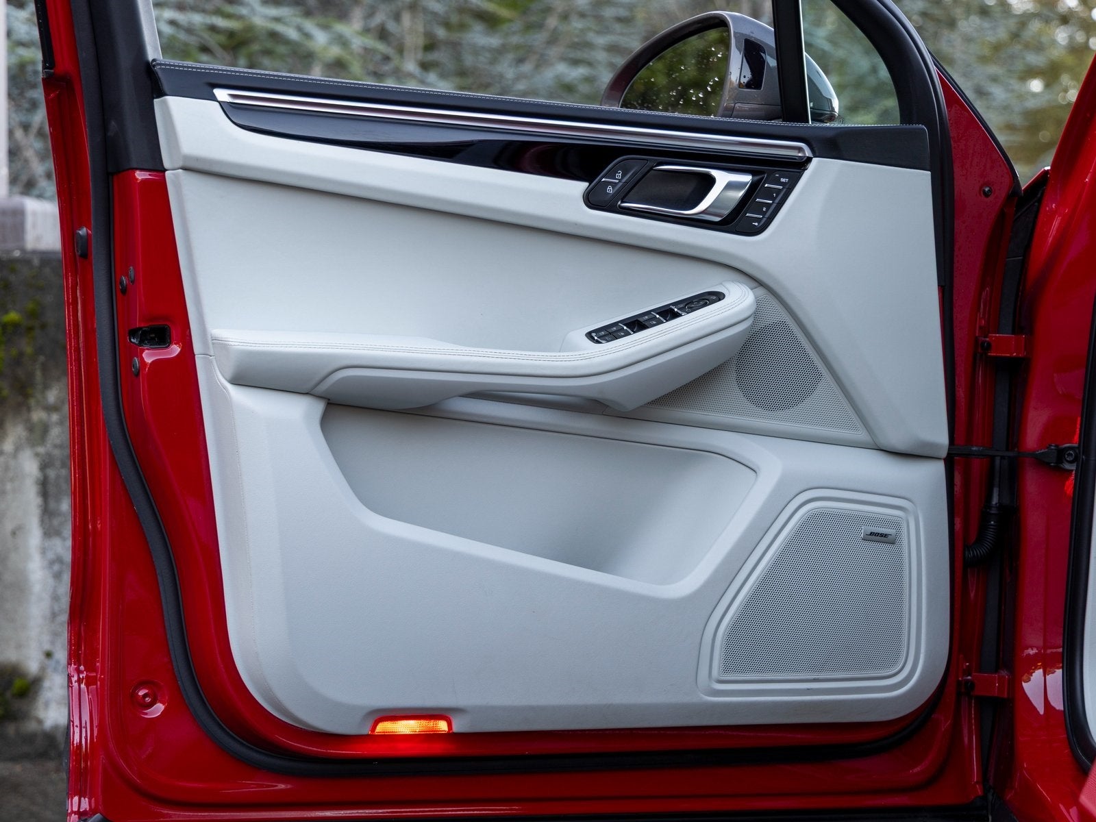 2024 Porsche Macan Macan T (MY24)