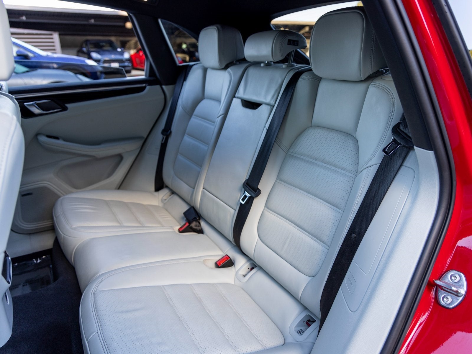 2024 Porsche Macan Macan T (MY24)