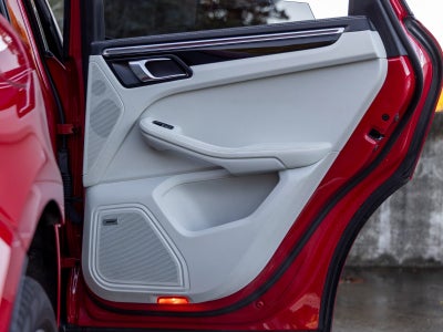 2024 Porsche Macan Macan T (MY24)