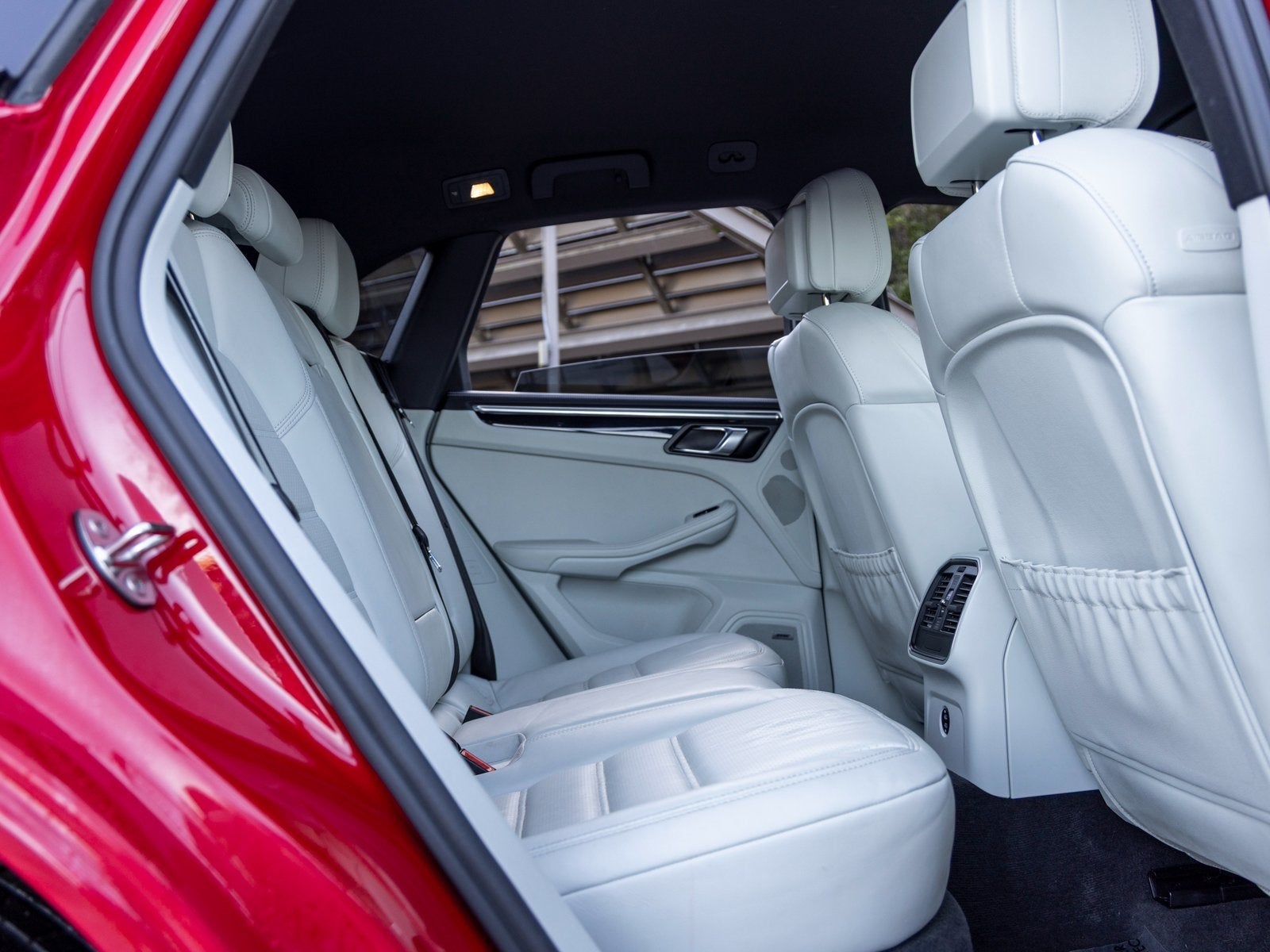 2024 Porsche Macan Macan T (MY24)