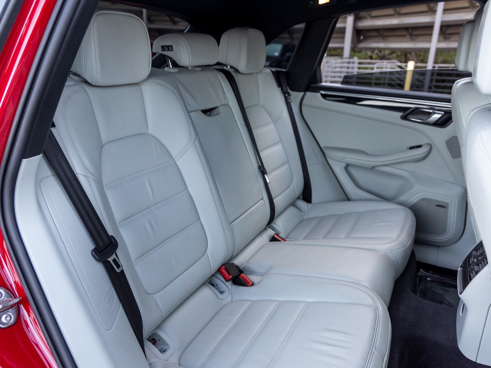 2024 Porsche Macan Macan T (MY24)