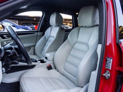 2024 Porsche Macan Macan T (MY24)