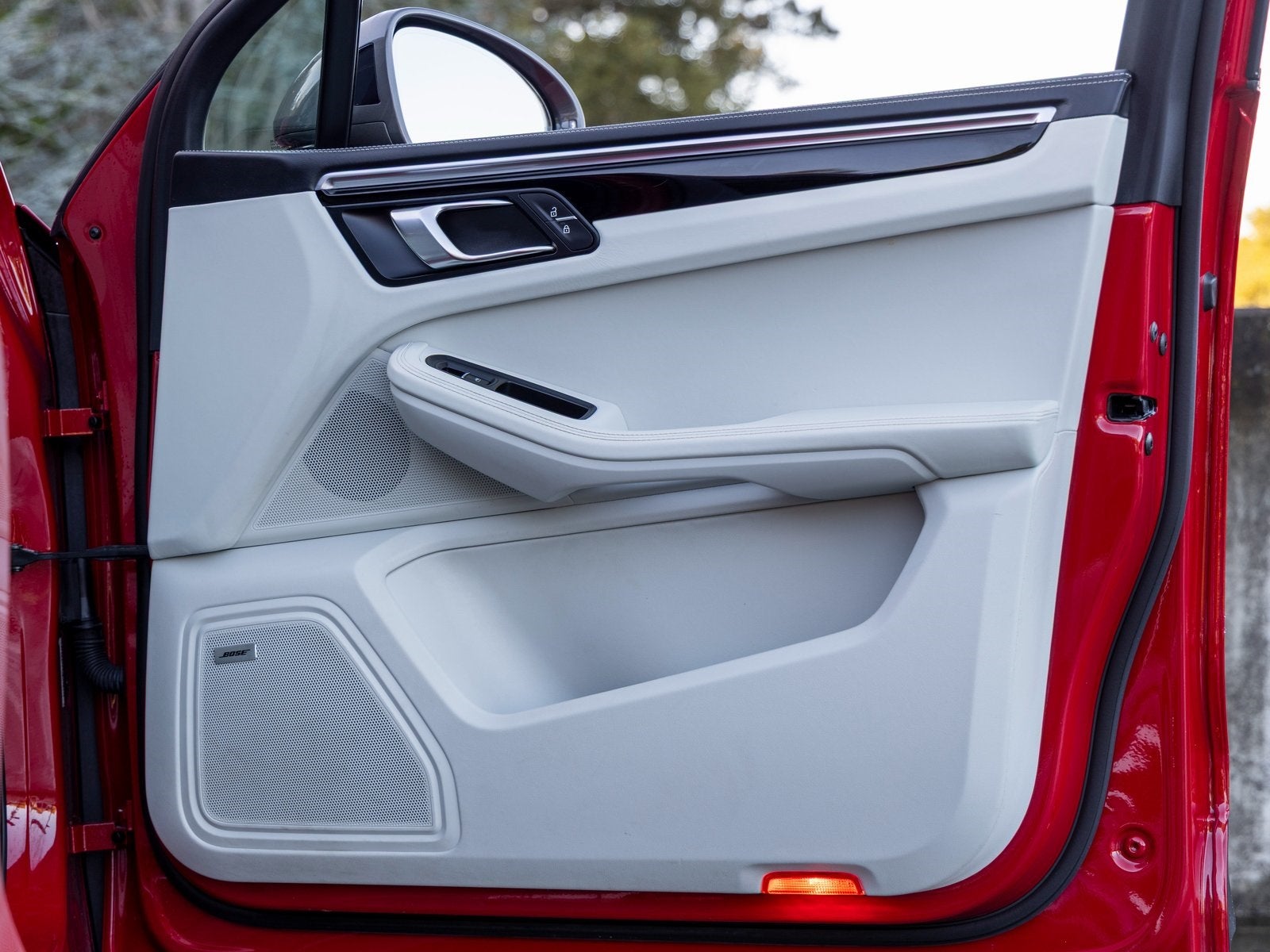 2024 Porsche Macan Macan T (MY24)