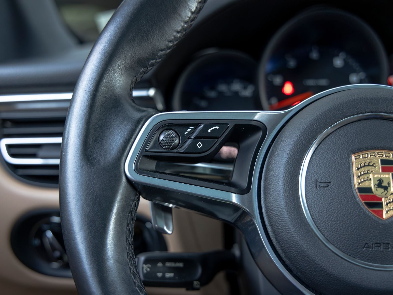 2020 Porsche Macan Macan