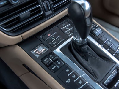 2020 Porsche Macan Macan