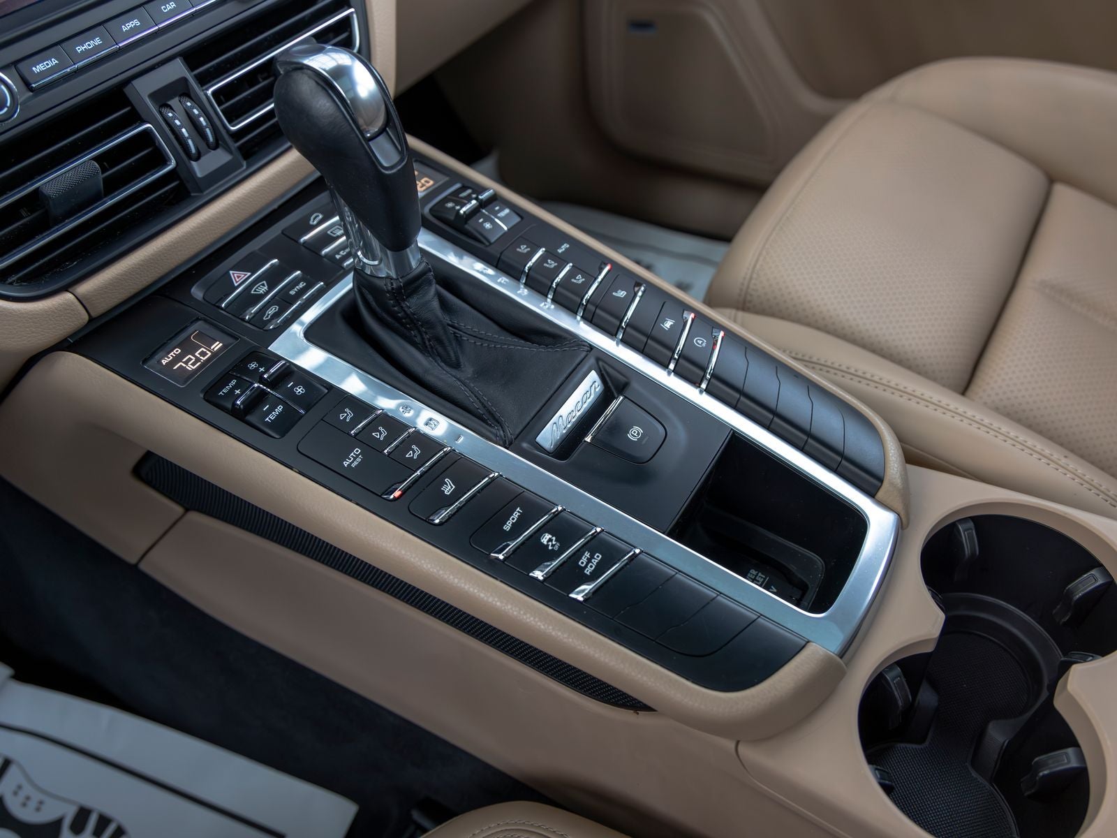 2020 Porsche Macan Macan