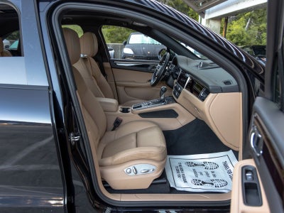 2020 Porsche Macan Macan