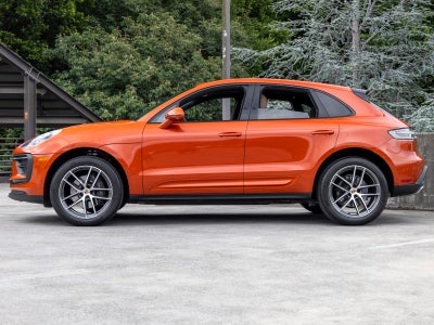 2023 Porsche Macan Base