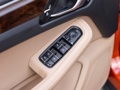 2023 Porsche Macan Base