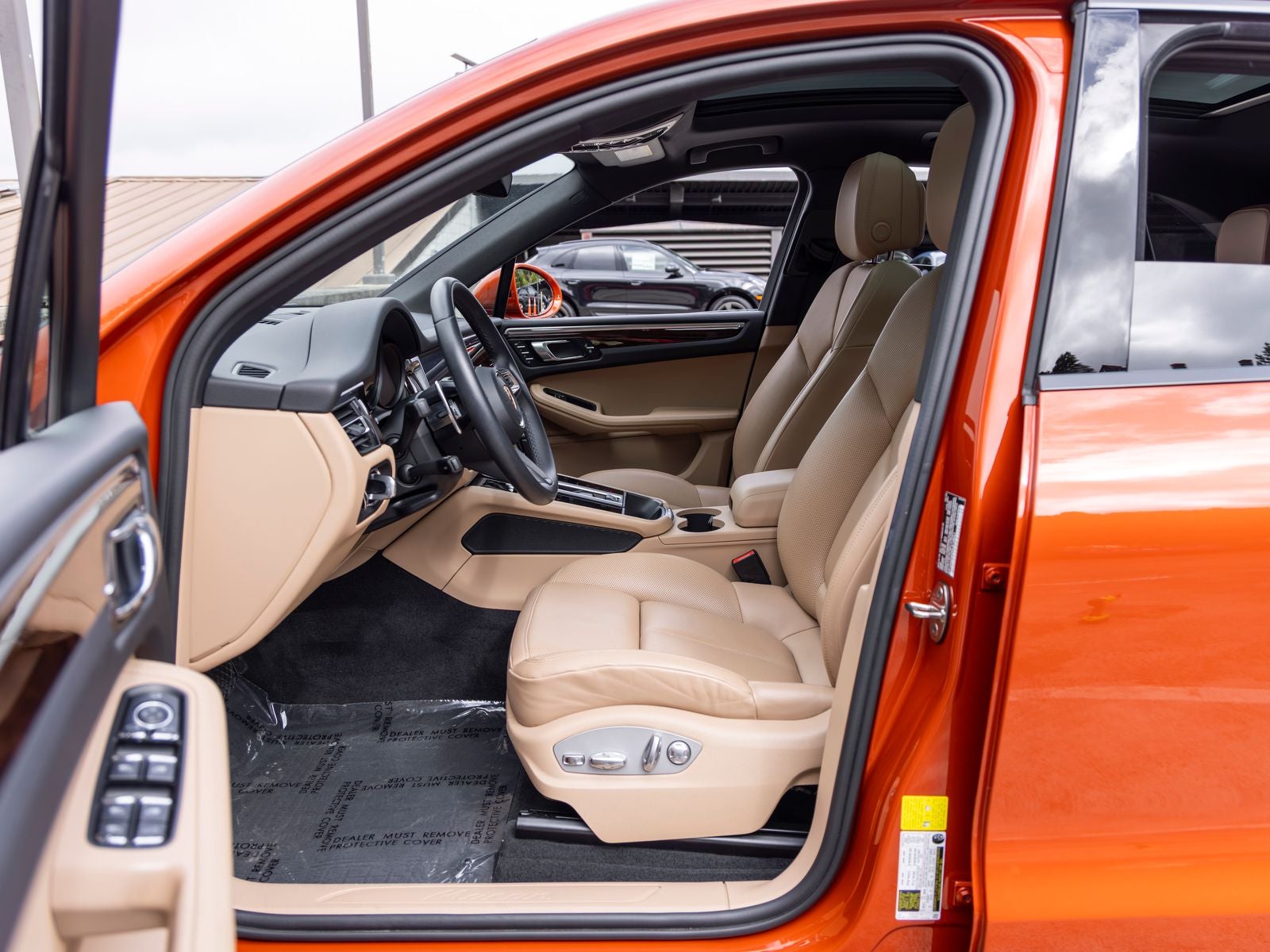 2023 Porsche Macan Base