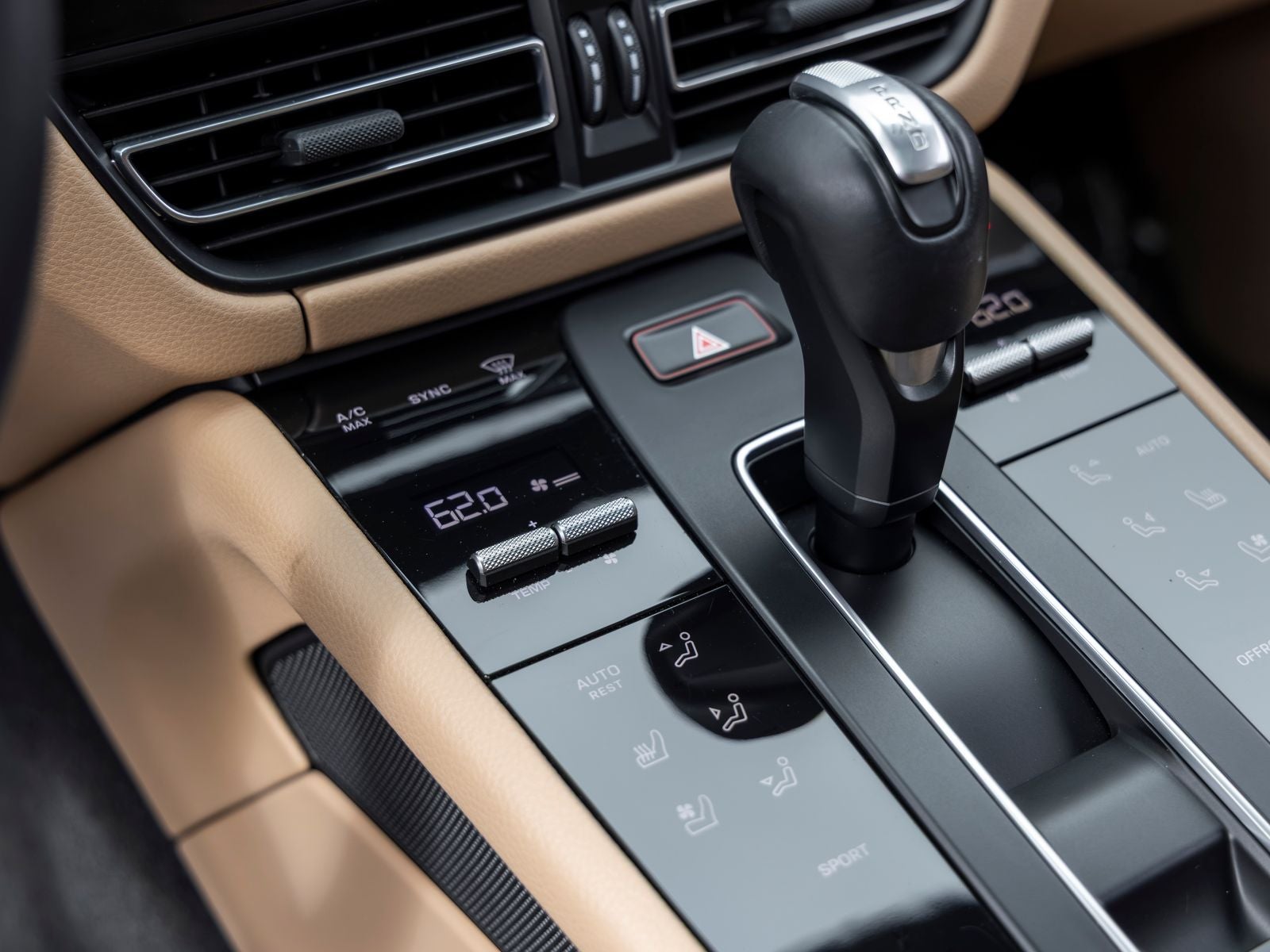 2023 Porsche Macan Base